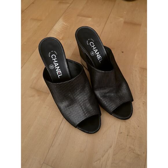 Chanel 2018 Black Silver CC Logo Mules Heels Stripe Chunky 39 - Picture 3 of 6